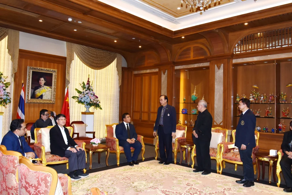 600712 07 scaled คณะผู้บริหารและบุคลากร มหาวิทยาลัยวลัยลักษณ์ เยี่ยมชมสถาบัน