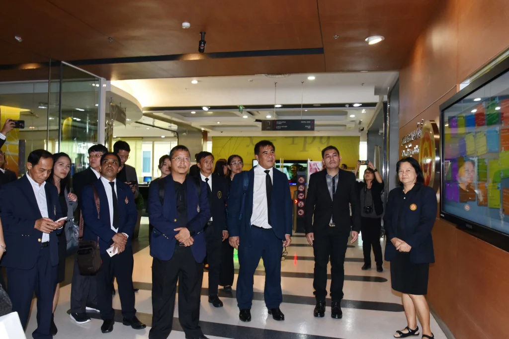 600712 17 scaled คณะผู้บริหารและบุคลากร มหาวิทยาลัยวลัยลักษณ์ เยี่ยมชมสถาบัน