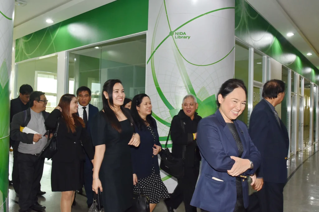 600712 19 scaled คณะผู้บริหารและบุคลากร มหาวิทยาลัยวลัยลักษณ์ เยี่ยมชมสถาบัน