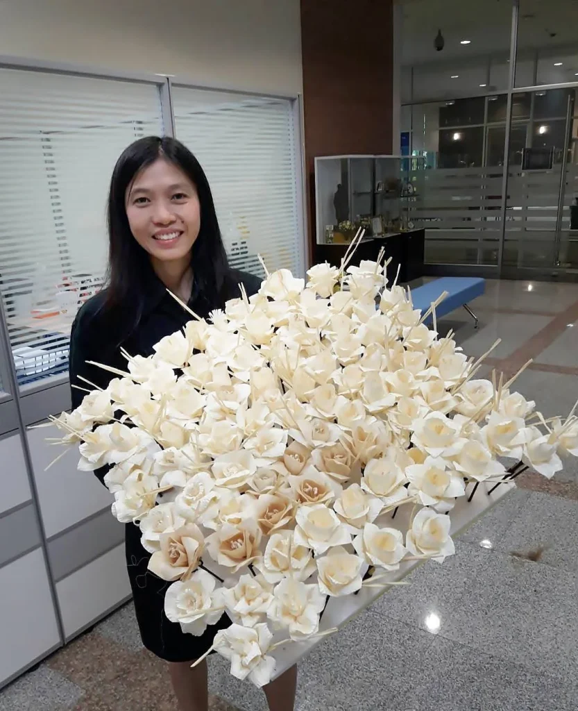 ดอกไม้จันทน์ แทนใจลูกนิด้า ถวายพ่อของแผ่นดิน ในหลวง รัชกาลที่ ๙