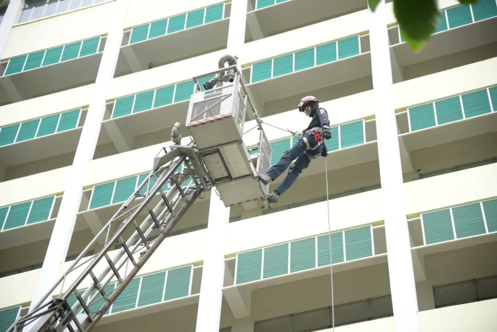 ฝึกซ้อมอพยพหนีไฟและแผ่นดินไหว ประจำปี 2560