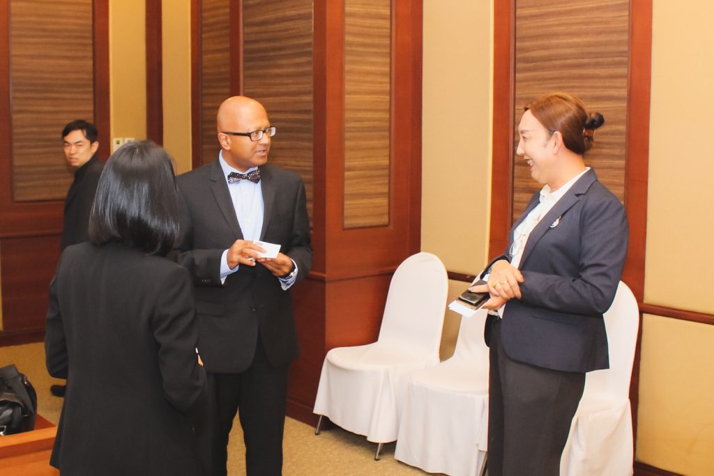 600914oia 02 11zon University of Nebraska Lincoln เยือนสถาบัน