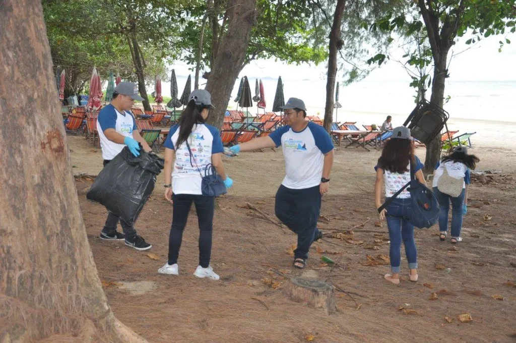 นิด้า ร่วมงานวันอนุรักษ์ชายฝั่งสากล ประจำปี 2560 จ.ระยอง