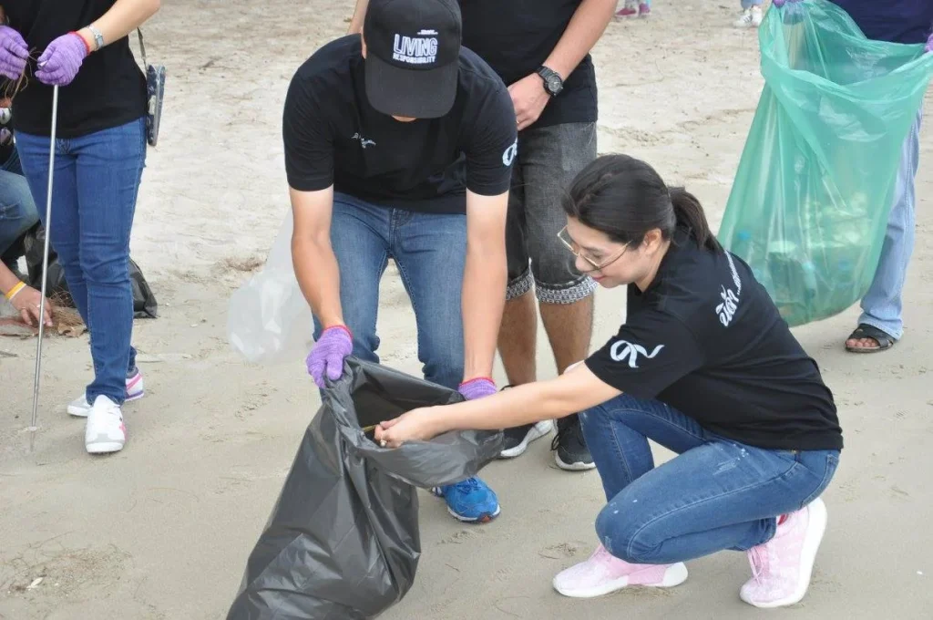 นิด้า ร่วมงานวันอนุรักษ์ชายฝั่งสากล ประจำปี 2560 จ.ระยอง