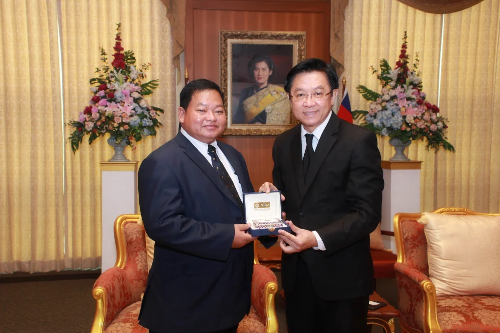 601010 05 scaled ผู้บริหาร RSA กัมพูชา เยือนสถาบัน