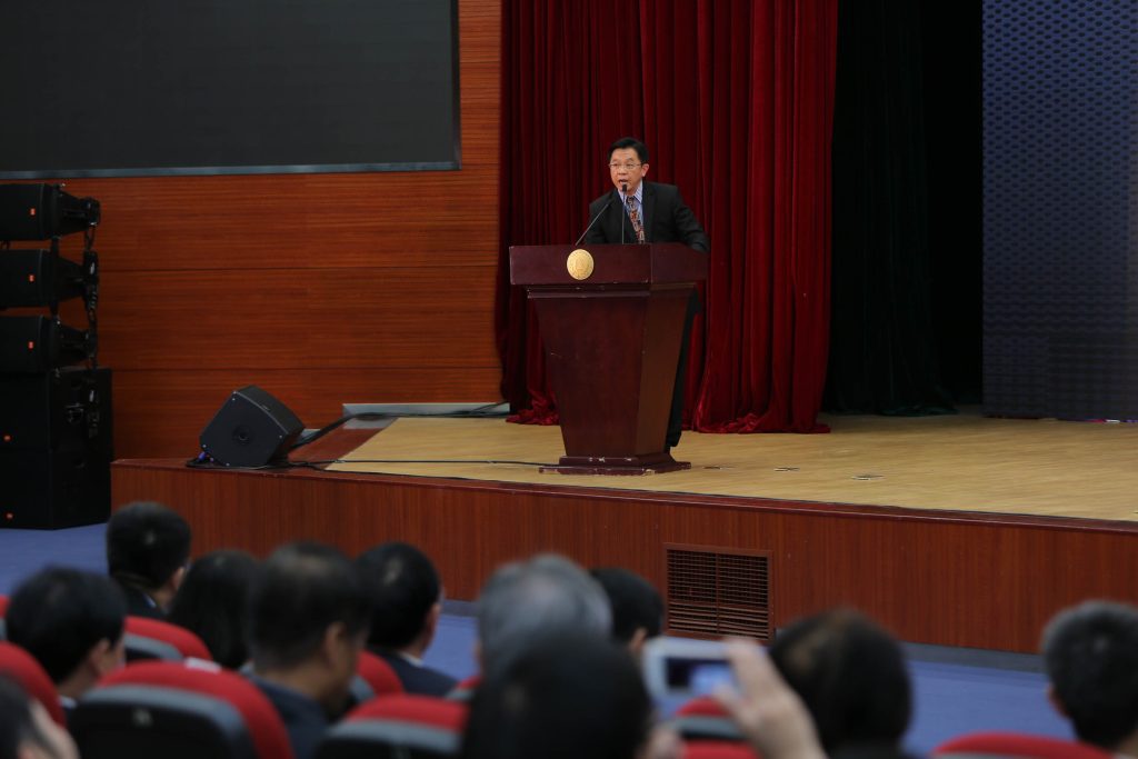 สถาบัน เยือน Chengdu University