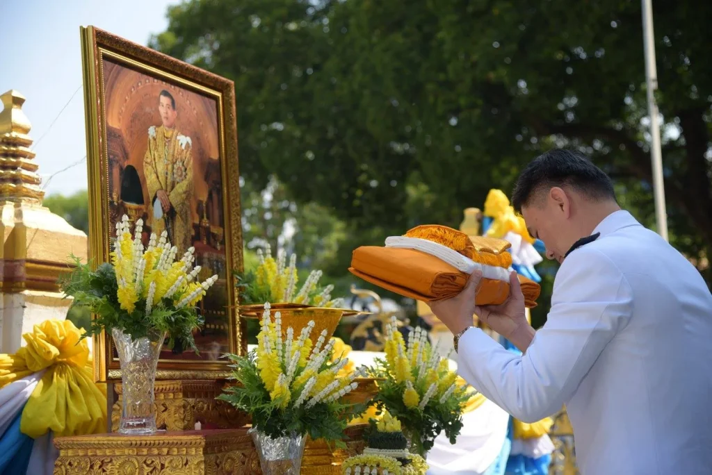 พิธีถวายผ้าพระกฐินพระราชทาน ประจำปี 2560