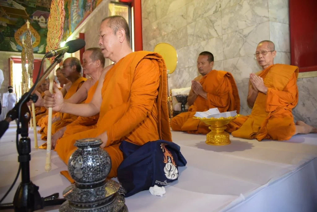 พิธีถวายผ้าพระกฐินพระราชทาน ประจำปี 2560