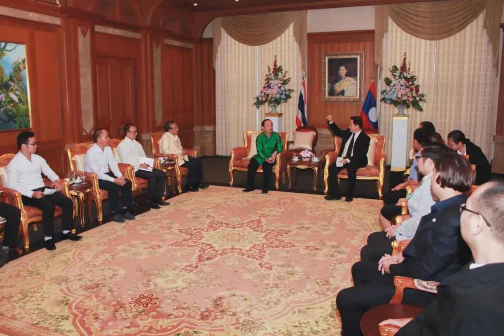 601228 01 สถานเอกอัครราชทูต สาธารณรัฐประชาธิปไตยประชาชนลาว เยือนสถาบัน