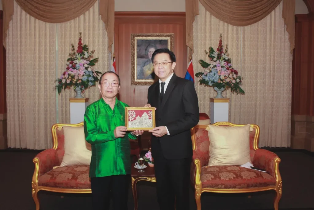 601228 03 สถานเอกอัครราชทูต สาธารณรัฐประชาธิปไตยประชาชนลาว เยือนสถาบัน