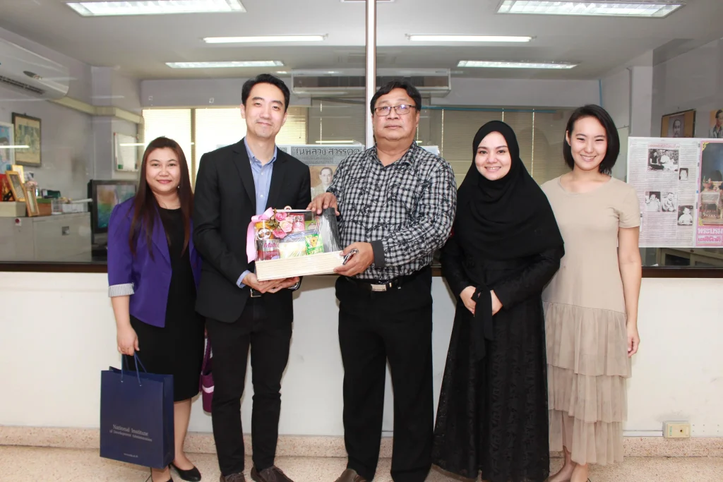 มอบกระเช้าสวัสดีปีใหม่ประจำปี 2561 แก่สื่อมวลชน