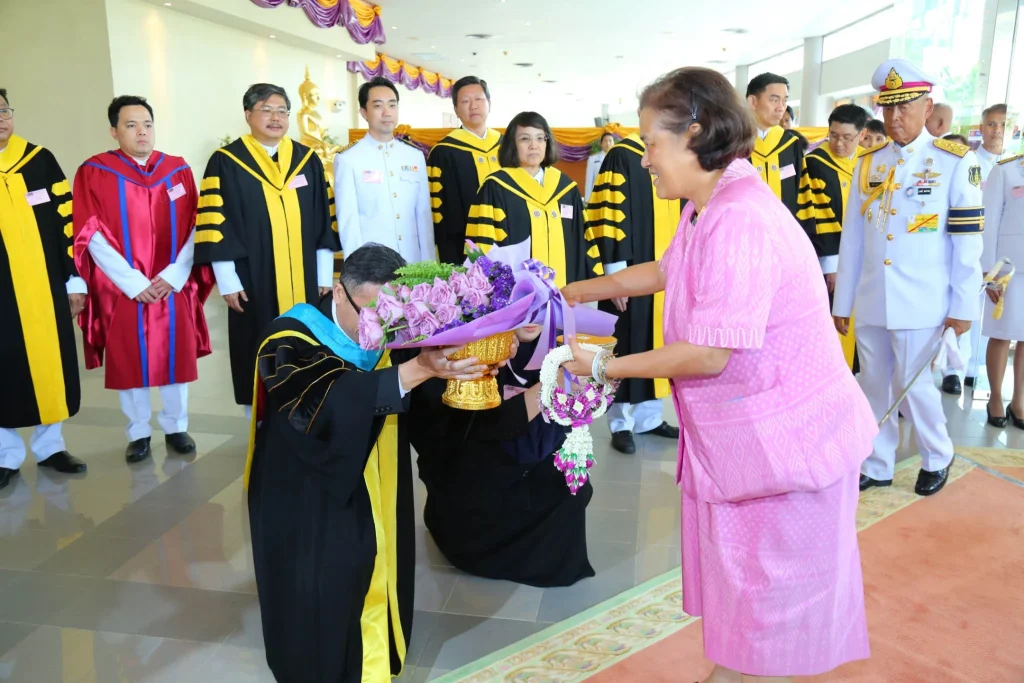 พิธีพระราชทานปริญญาบัตร ครั้งที่ 38