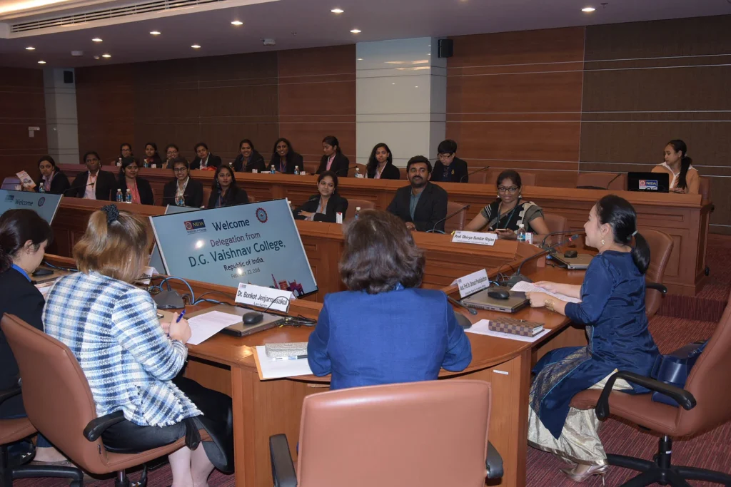 D.G. Vaishnav College (DG VC) เยือนสถาบัน