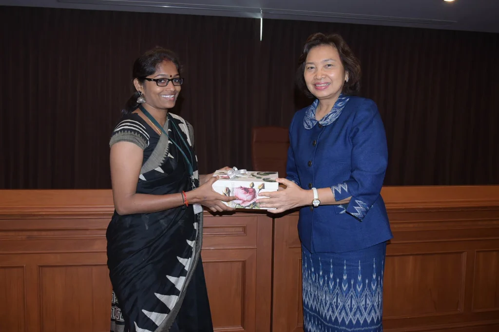 610223 04 D.G. Vaishnav College (DG VC) เยือนสถาบัน