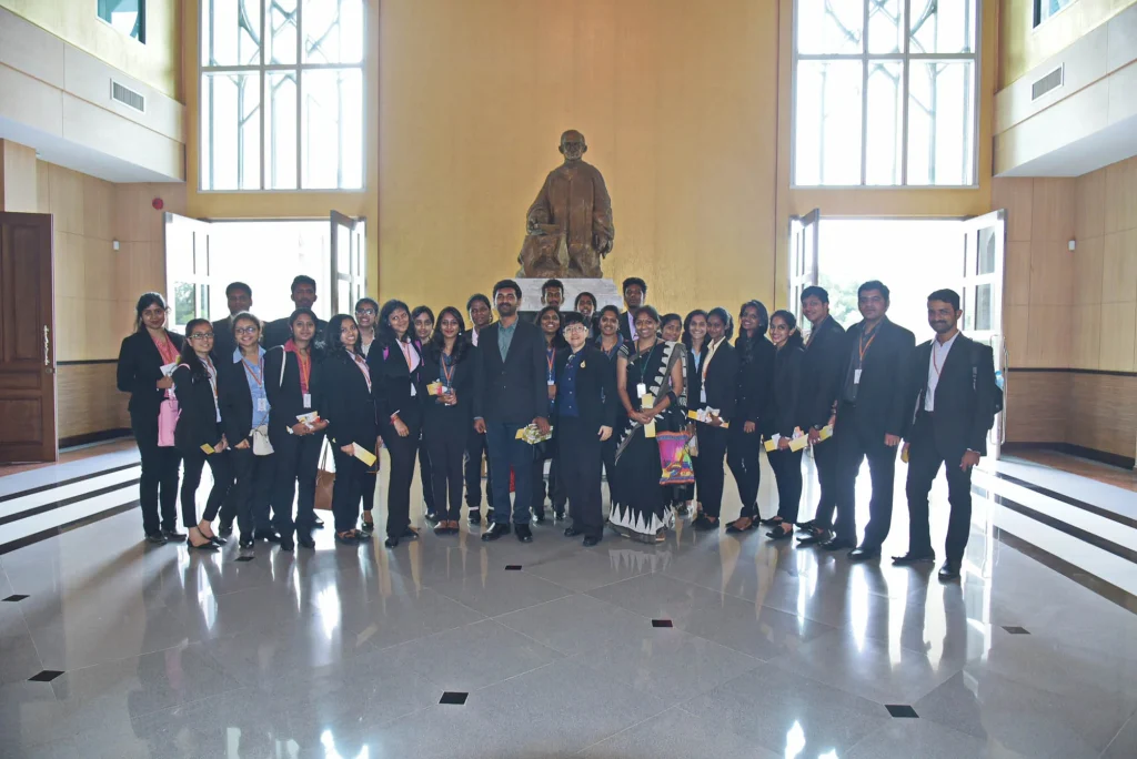 D.G. Vaishnav College (DG VC) เยือนสถาบัน