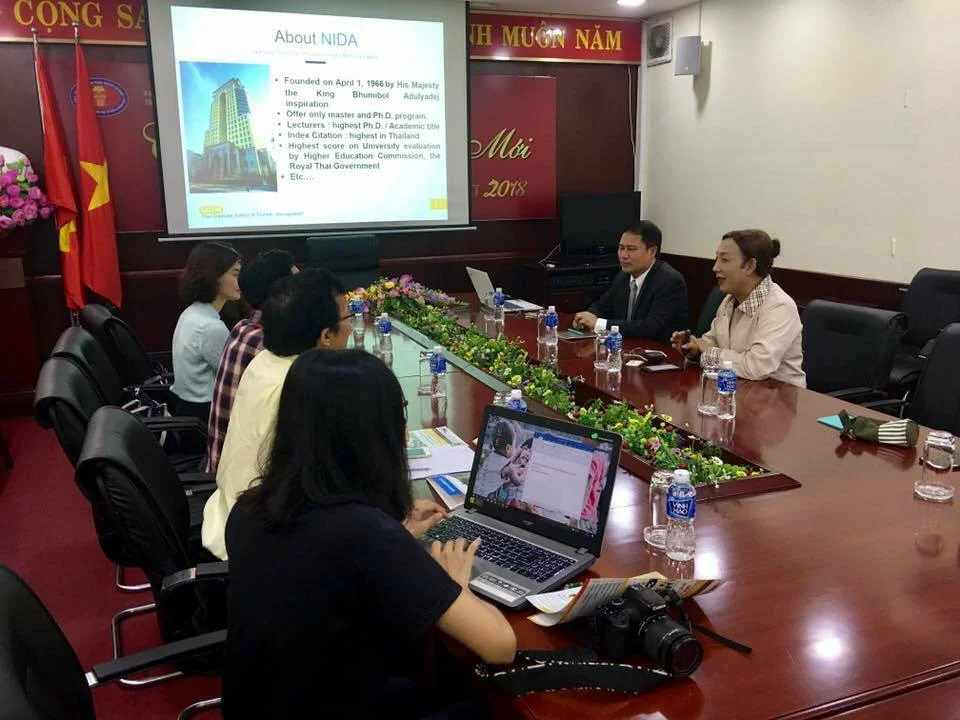 คณะการจัดการการท่องเที่ยว เยือน IU-VNU และ USSH-VNU