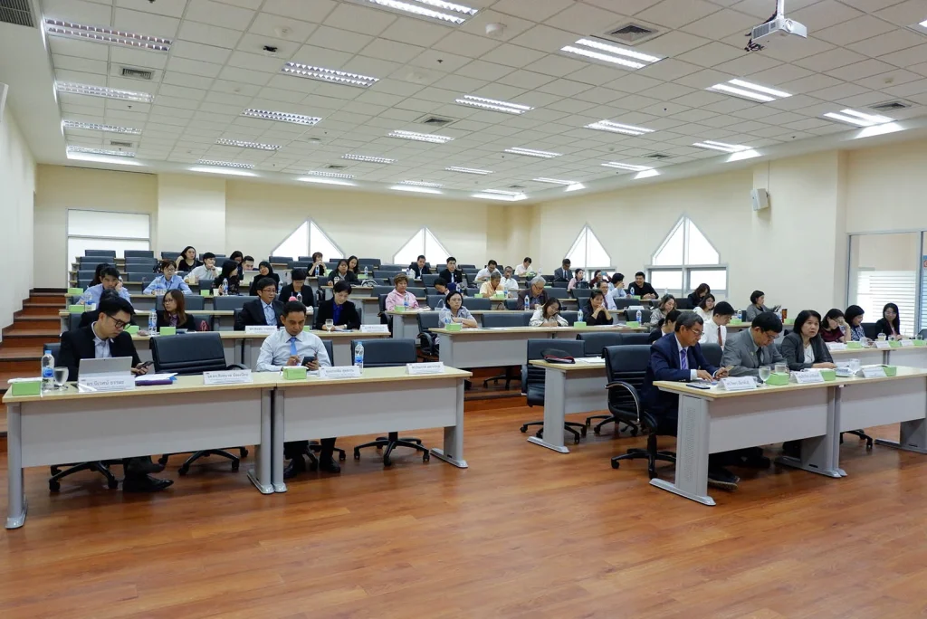 การจัดสัมมนาประชาพิเคราะห์เพื่อนำเสนอผลการจัดทำมาตรฐานอาชีพและคุณวุฒิวิชาชีพ