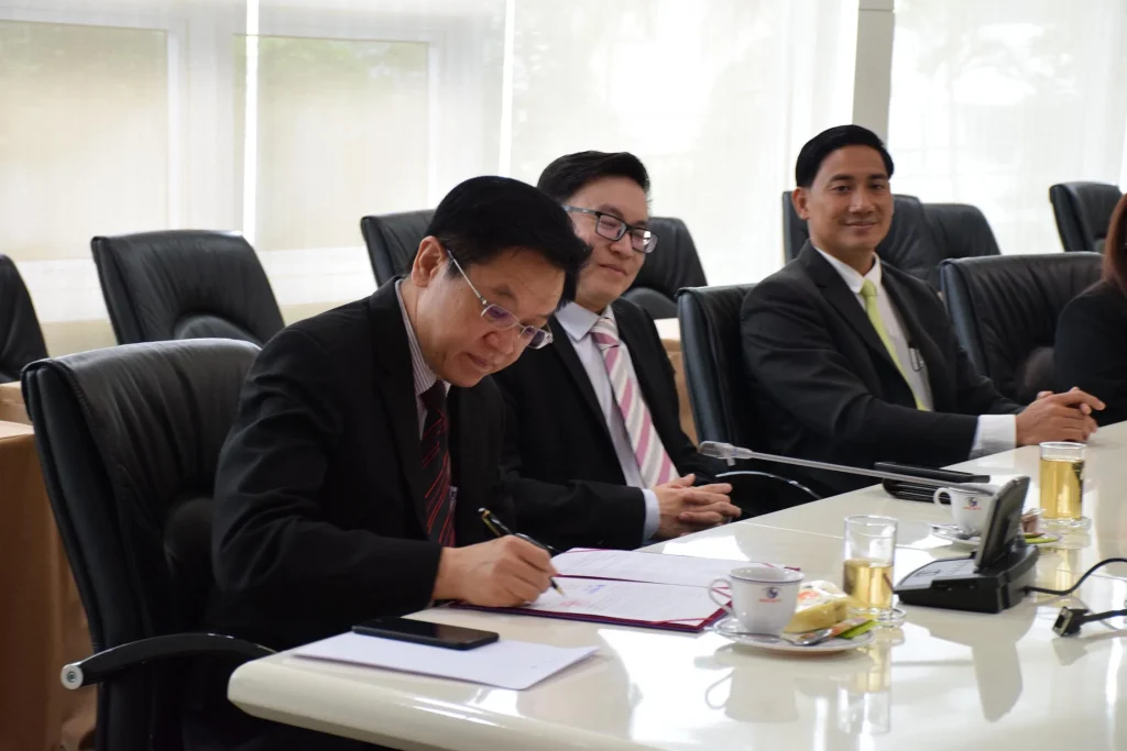 610508 03 “นิด้าโพล” จับมือ “ไนน์เอ็นเตอร์เทน” MOU ครั้งที่ 3