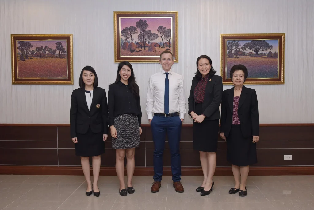 610516 03 Indiana University และ Kenan Institute Asia เยือนสถาบัน