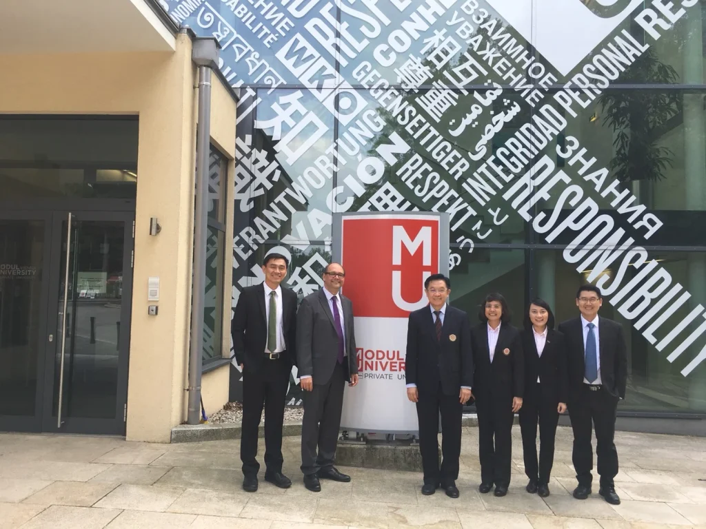 ผู้บริหารสถาบัน เยือน MODUL University