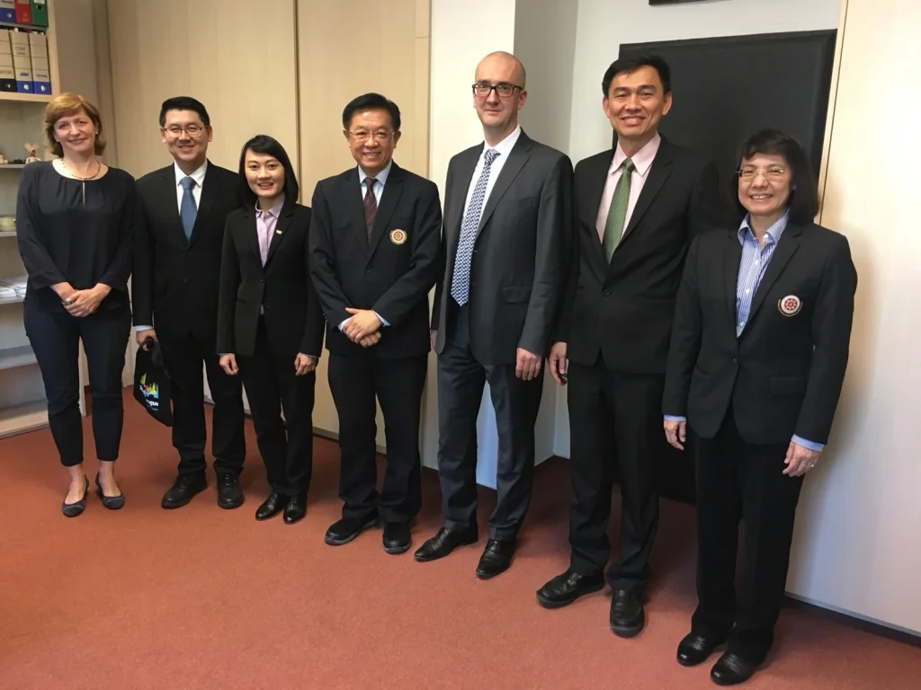 610521oia 01 ผู้บริหารสถาบัน เดินทางเยือน University of Economic, Prague