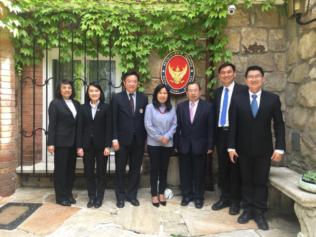 610522oia 01 ผู้บริหารสถาบัน เยี่ยมคารวะเอกอัครราชทูต ณ กรุงเวียนนา