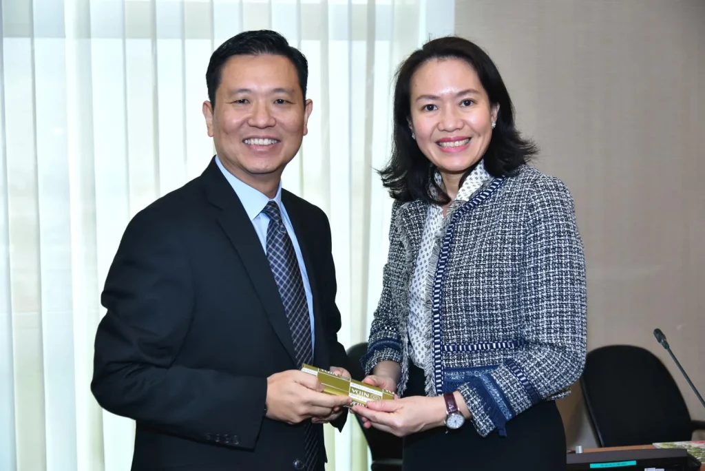 China Knowledge (Shanghai) Co., Ltd. เยือนสถาบัน