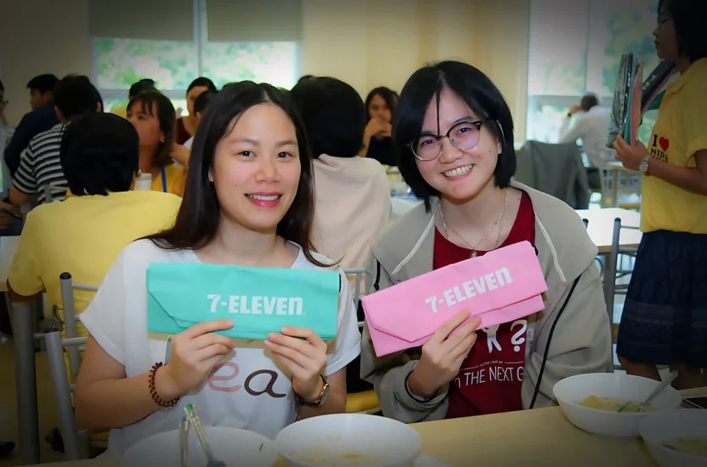 610702d 10 “นิด้า” จับมือ 7-11 บอกลาถุงพลาสติก D-Day 1 ก.ค. 61