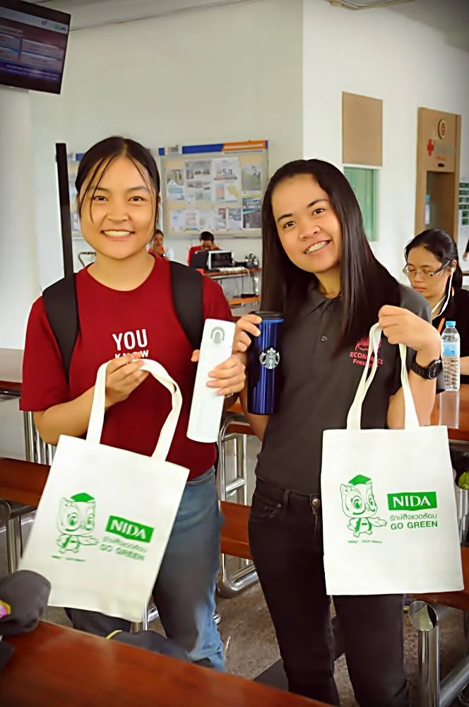 610702d 14 “นิด้า” จับมือ 7-11 บอกลาถุงพลาสติก D-Day 1 ก.ค. 61