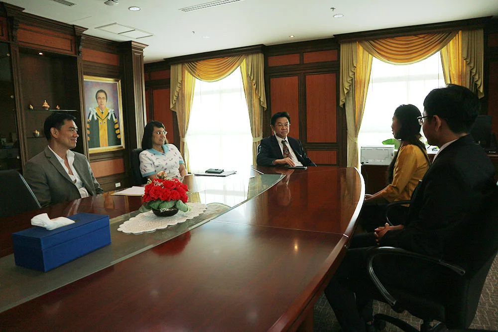 610821oia 01 แสดงความยินดีแก่นักศึกษาที่ได้รับทุน HES ประจำปี 2561