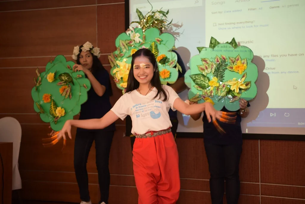 610823_06 Cultural Hours 2561