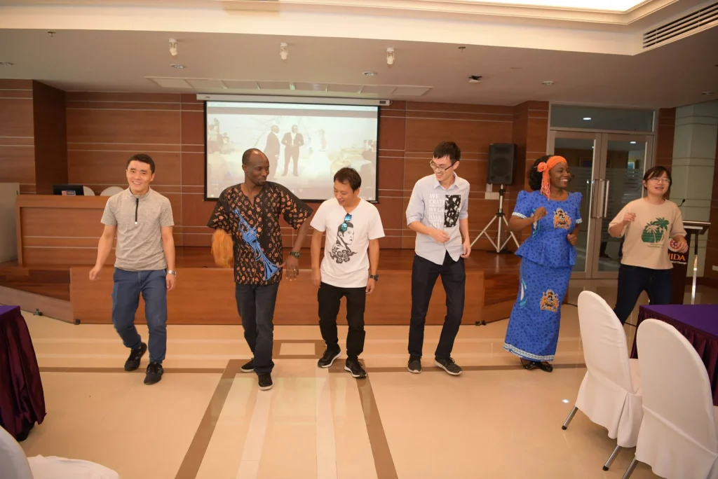 610823 07 Cultural Hours 2561