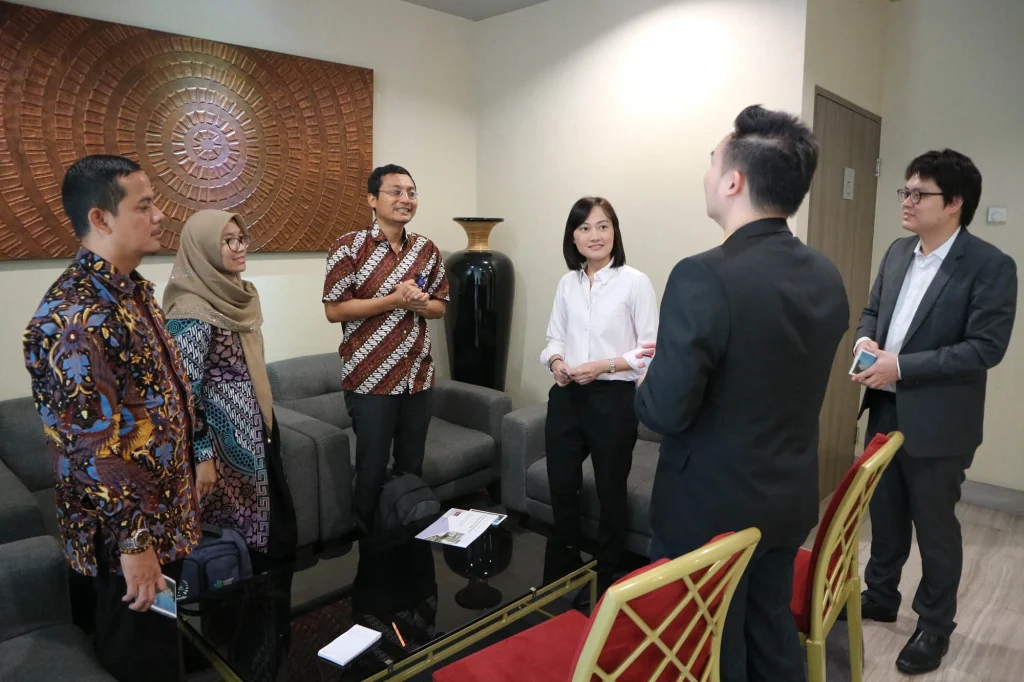 610909 07 NIDA 2nd International Education Road Show