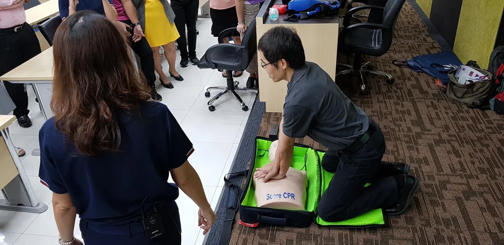 การอบรมใช้งานเครื่องกระตุกหัวใจด้วยไฟฟ้าชนิดอัตโนมัติ AED