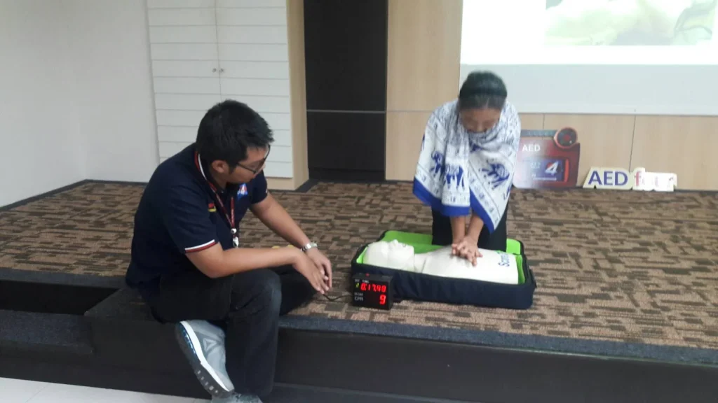 610918_08-1 การอบรมใช้งานเครื่องกระตุกหัวใจด้วยไฟฟ้าชนิดอัตโนมัติ AED