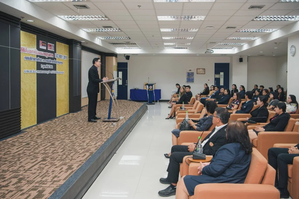 620207 02 รับมอบใบประกาศรับรองมาตรฐานสากล ISO 9001: 2015