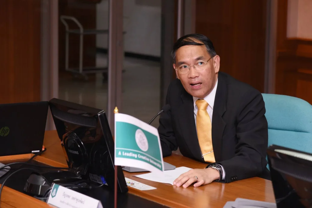 หารือหลักสูตรตรีควบโท