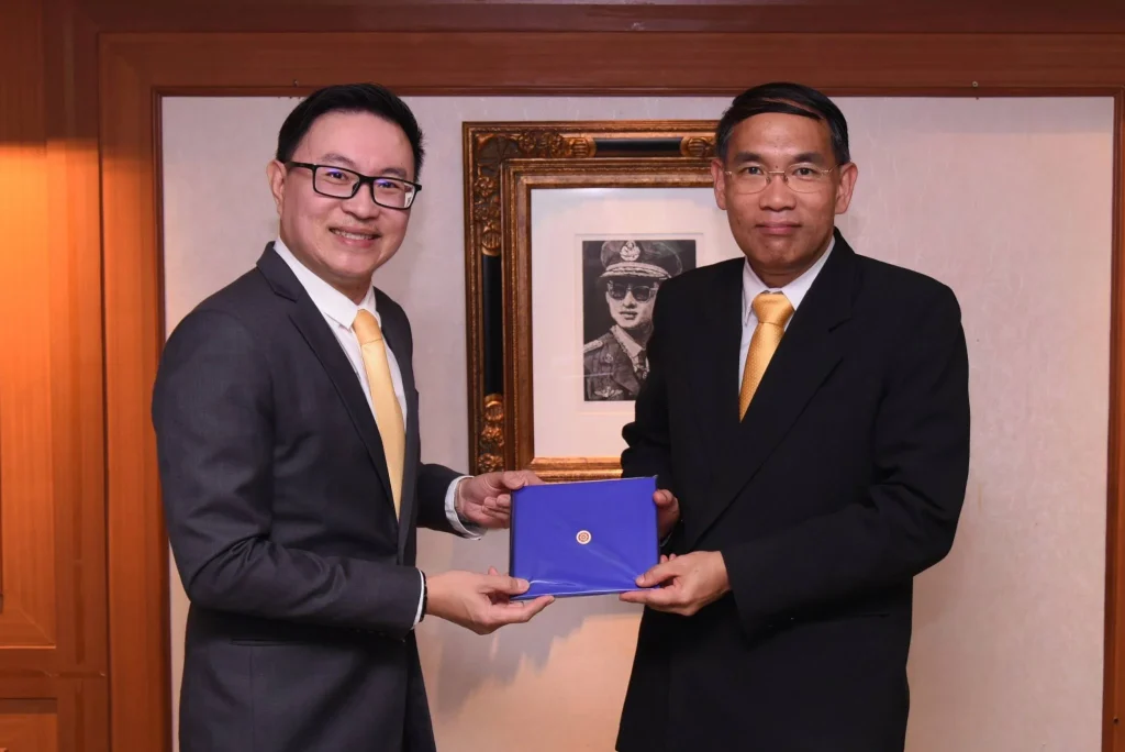 หารือหลักสูตรตรีควบโท