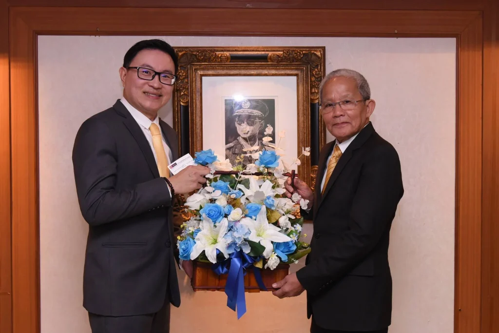 หารือหลักสูตรตรีควบโท