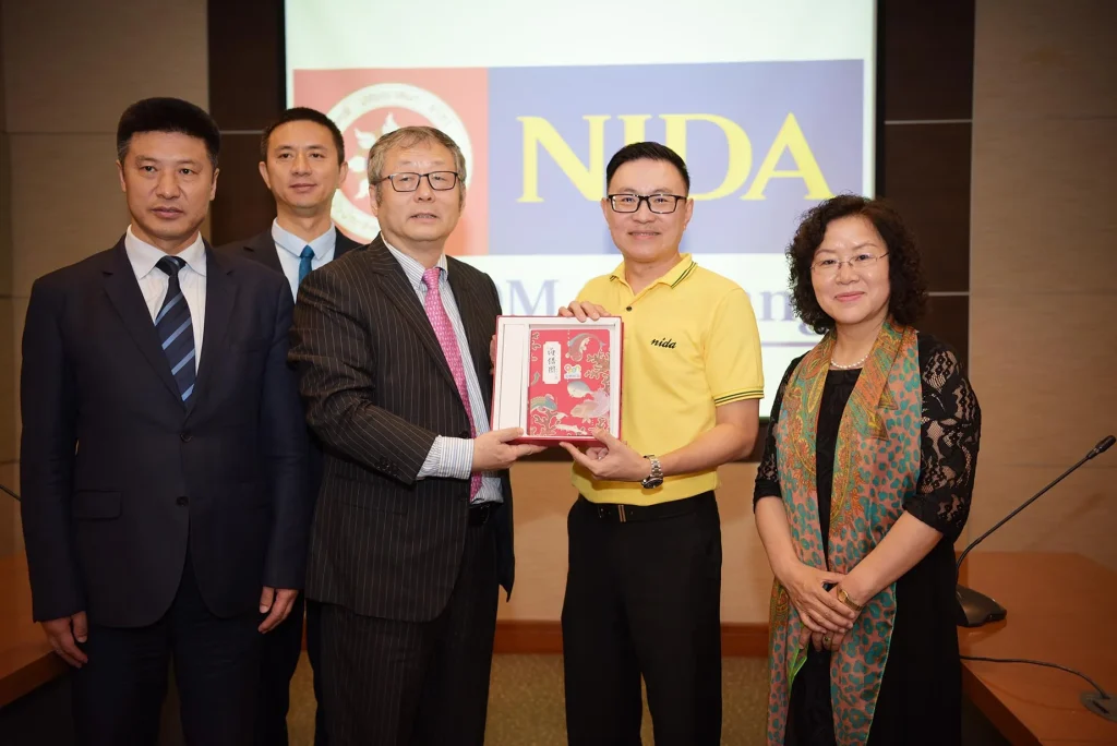 620429 05 Beijing Open Distance Education Center เยือนสถาบัน