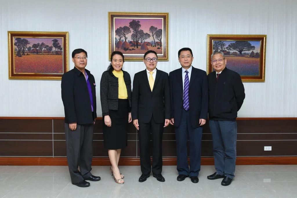 HUST เยือนสถาบัน