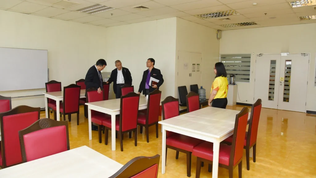 HUST เยือนสถาบัน