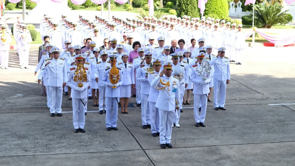 ร่วมริ้วขบวนอัญเชิญเครื่องราชสักการะถวายพระพรชัยมงคล สมเด็จพระนางเจ้าสุทิดา พัชรสุธาพิมลลักษณ พระบรมราชินี