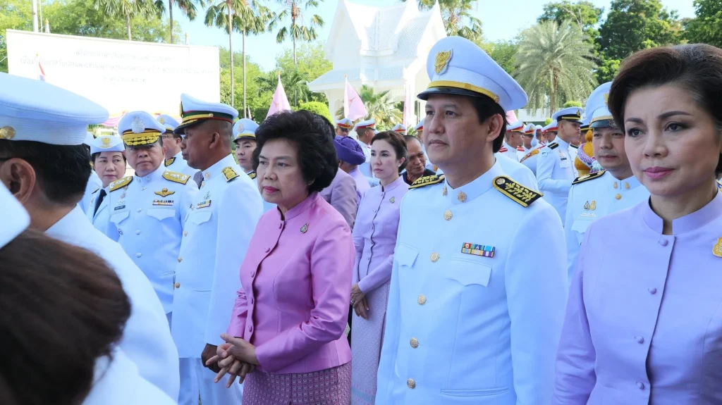 ร่วมริ้วขบวนอัญเชิญเครื่องราชสักการะถวายพระพรชัยมงคล สมเด็จพระนางเจ้าสุทิดา พัชรสุธาพิมลลักษณ พระบรมราชินี