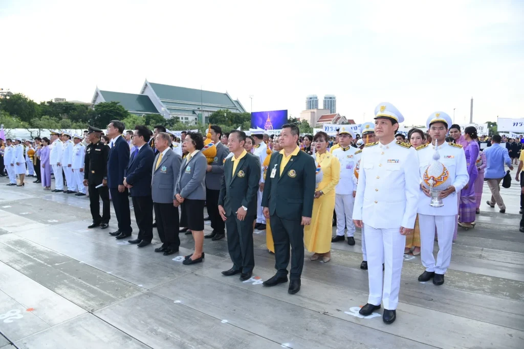 ร่วมริ้วขบวนอัญเชิญเครื่องราชสักการะถวายพระพรชัยมงคล สมเด็จพระนางเจ้าสุทิดา พัชรสุธาพิมลลักษณ พระบรมราชินี