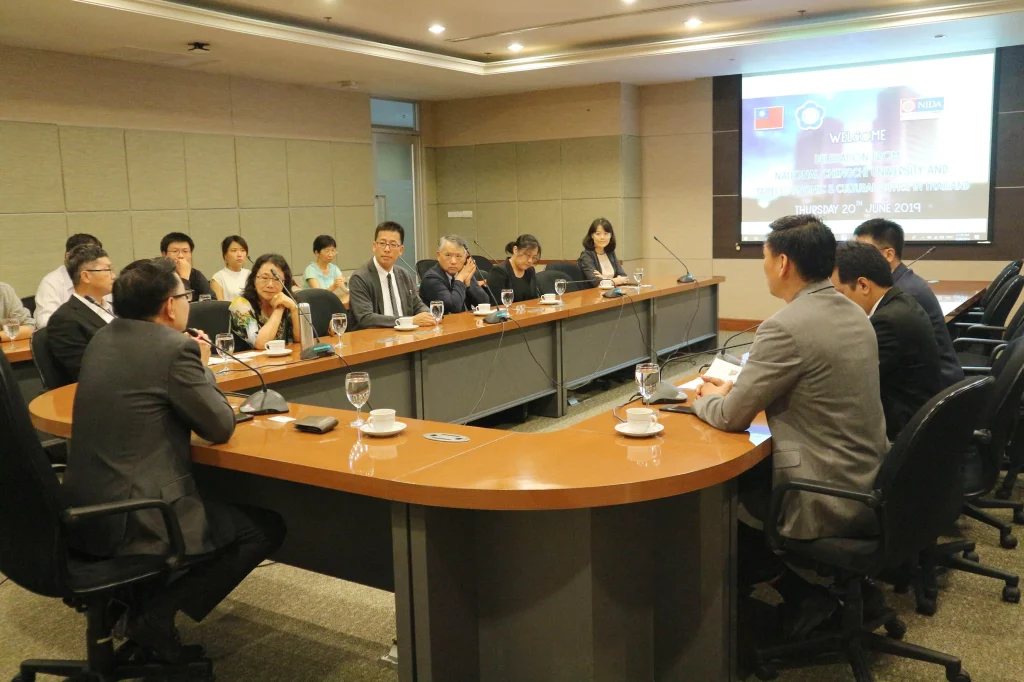 National Chengchi University เยือนสถาบัน