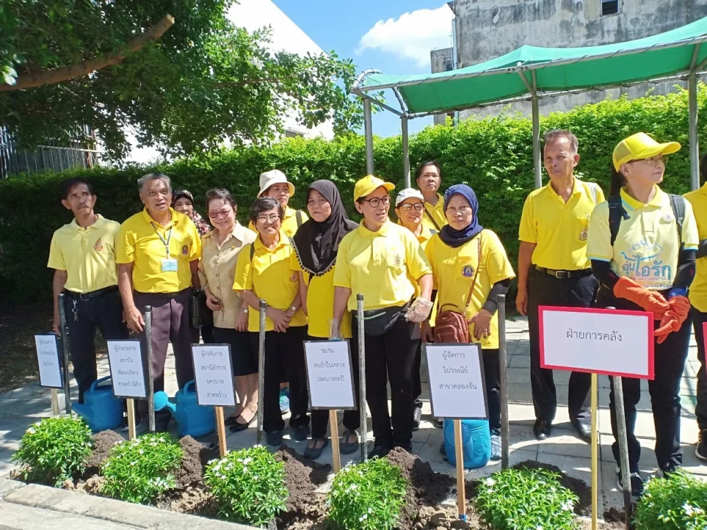 นิด้าร่วมปรับปรุงภูมิทัศน์และทำความสะอาดคลอง ในพื้นที่เขตบางกะปิ เฉลิมพระเกียรติ ร.10