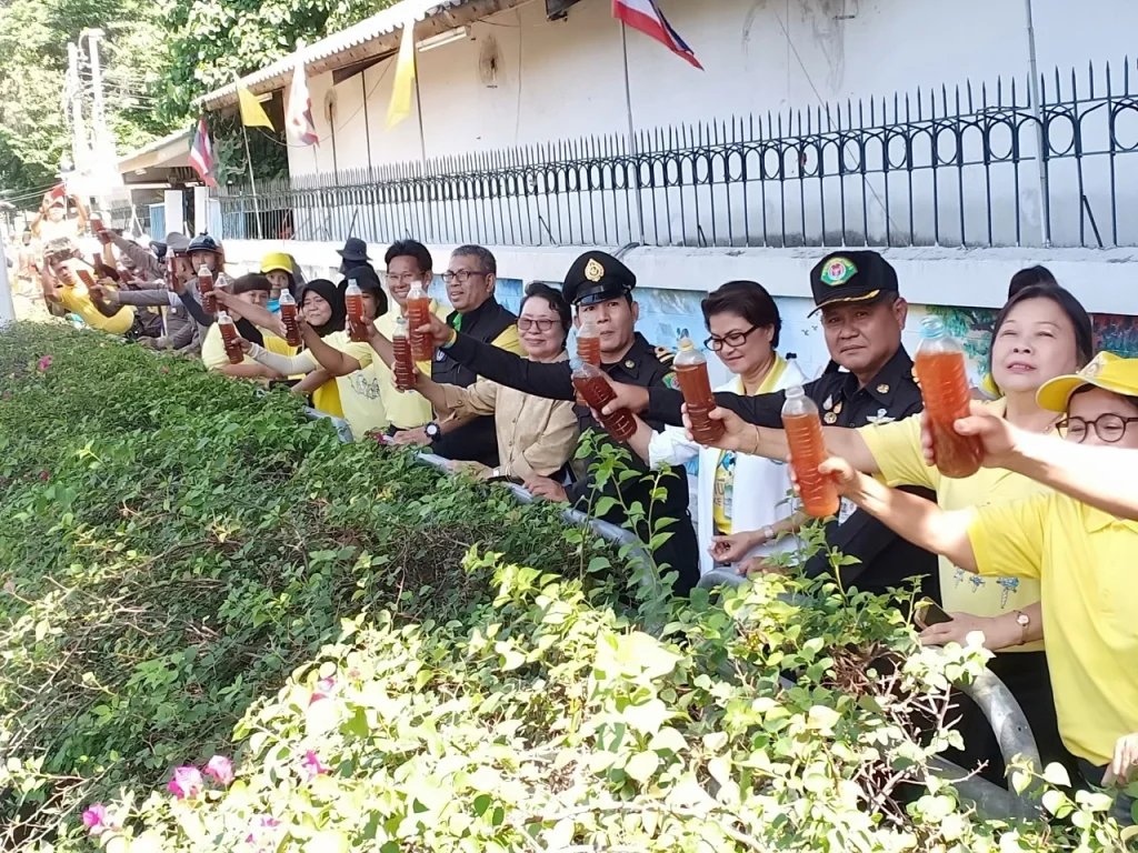 นิด้าร่วมปรับปรุงภูมิทัศน์และทำความสะอาดคลอง ในพื้นที่เขตบางกะปิ เฉลิมพระเกียรติ ร.10