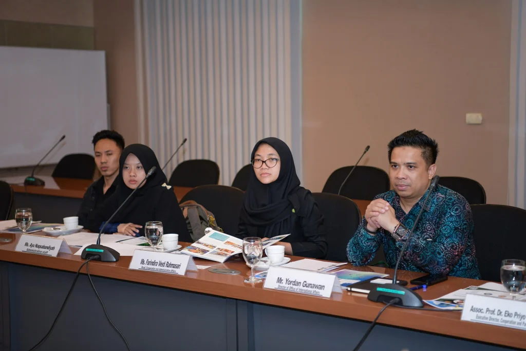 UMY เยือนสถาบัน