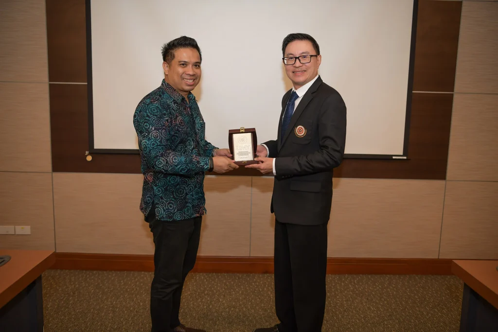 UMY เยือนสถาบัน